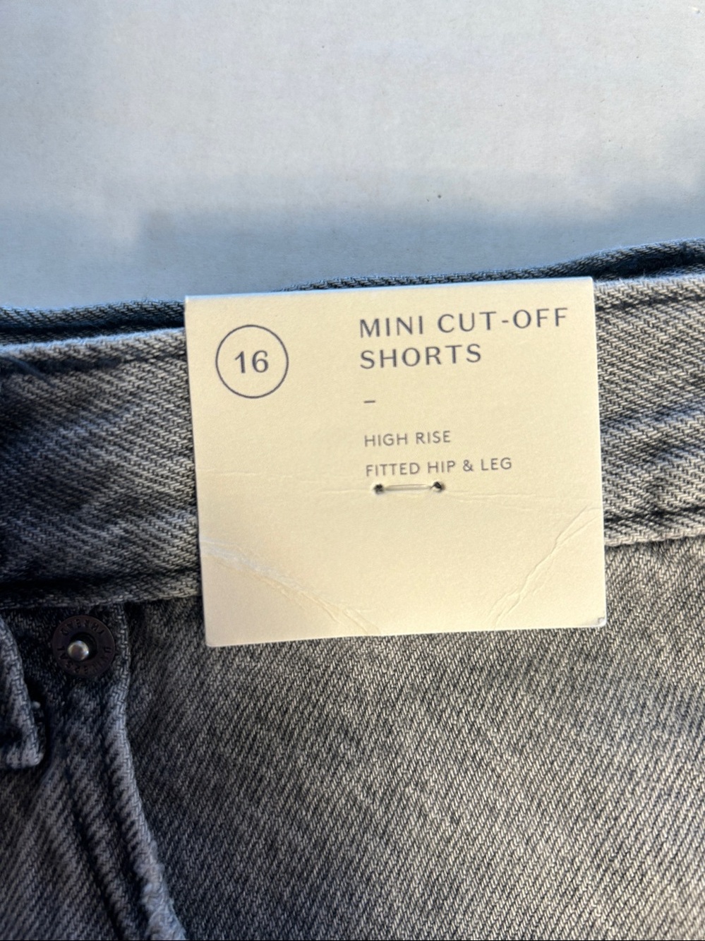 Universal Thread Grey Wash Distressed Button Fly Mini Cut Off Denim Short Sz 16 - Picture 6 of 13